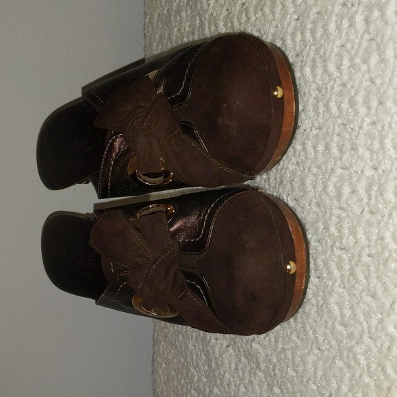 Anne Klein New York Leather Stud Wooden Heels - Picture 4 of 8